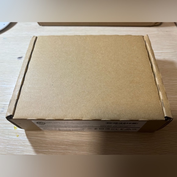 Allen-Bradley 5069-IF8 /A Compact 5000 Analog Input Module - Picture 2 of 3